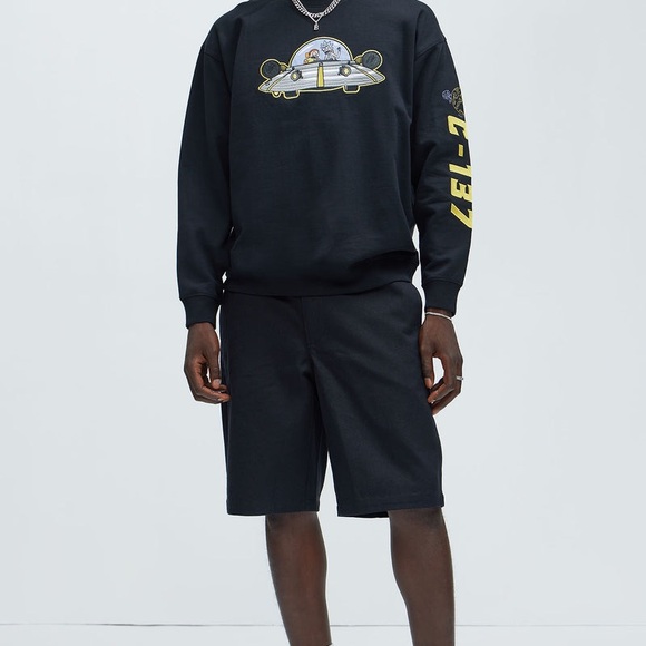 Rick & Morty Black Graphic Sweatshirt men’s - Picture 2 of 11